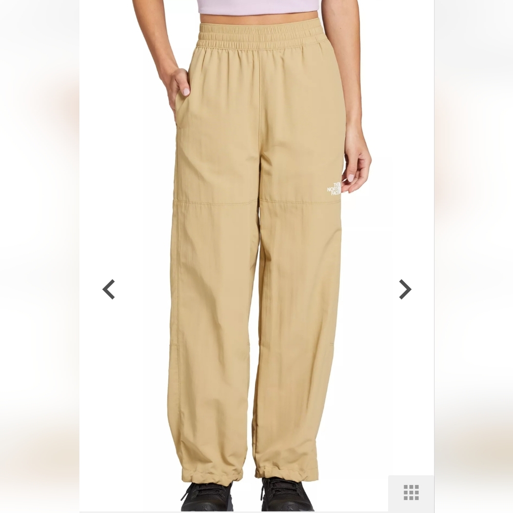 NWT Women's North Face wind pants.